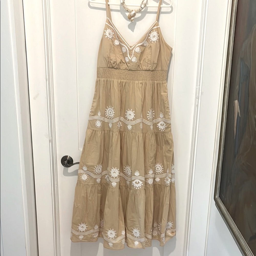 NWT Lilly Pulitzer Aviry Embroidered midi sun dresss. Sandbar color Size 12.